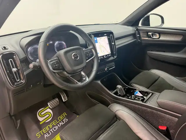 Volvo XC40 view 9