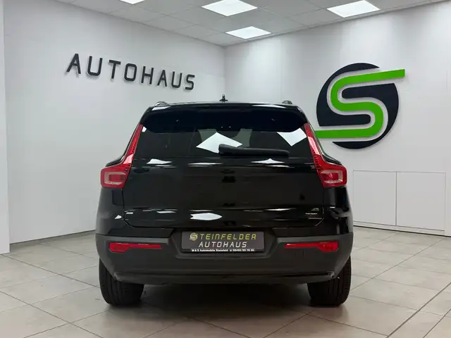 Volvo XC40 view 6