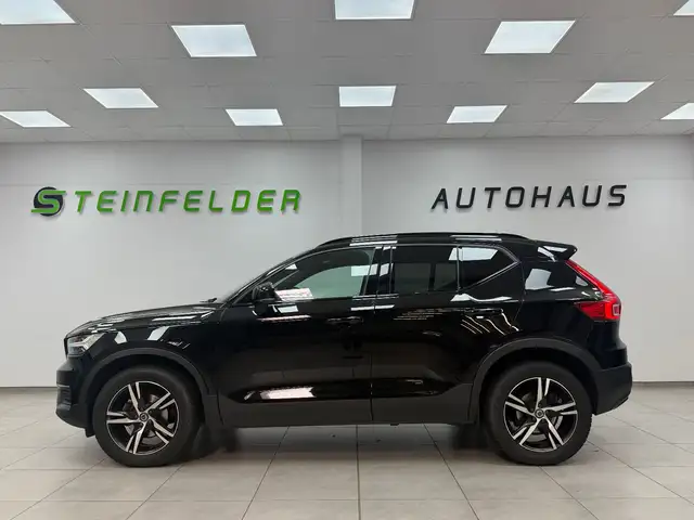 Volvo XC40 view 4