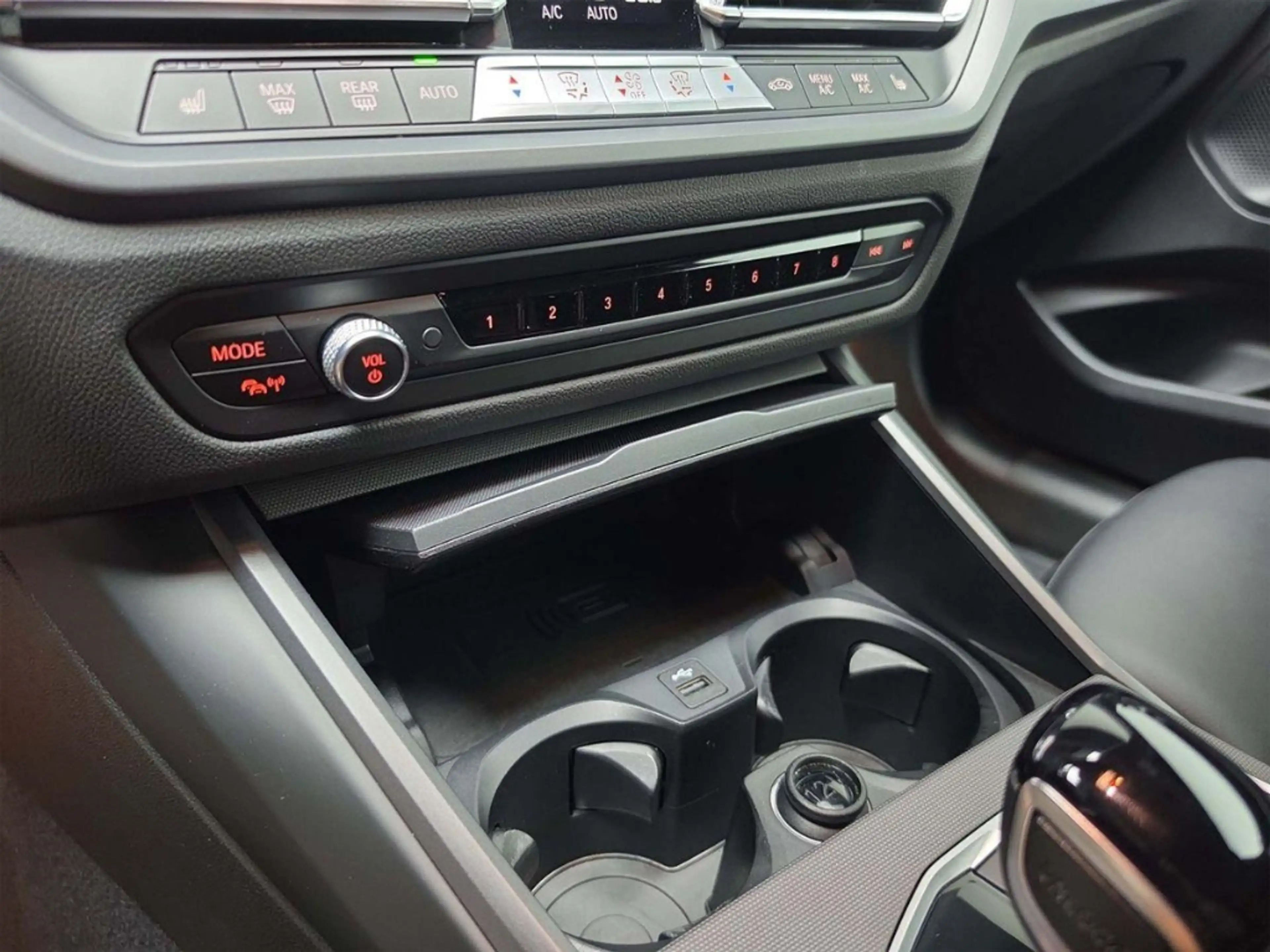 BMW 220 220d/Individual/MTechnik/LiveCockpit/HiFi/Kamera — photo 25