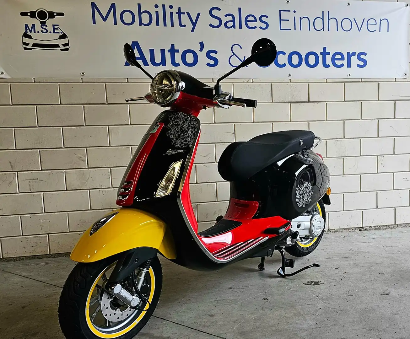 Vespa Primavera Bromscooter 4T. Mickey Mouse Edition Negru - 1