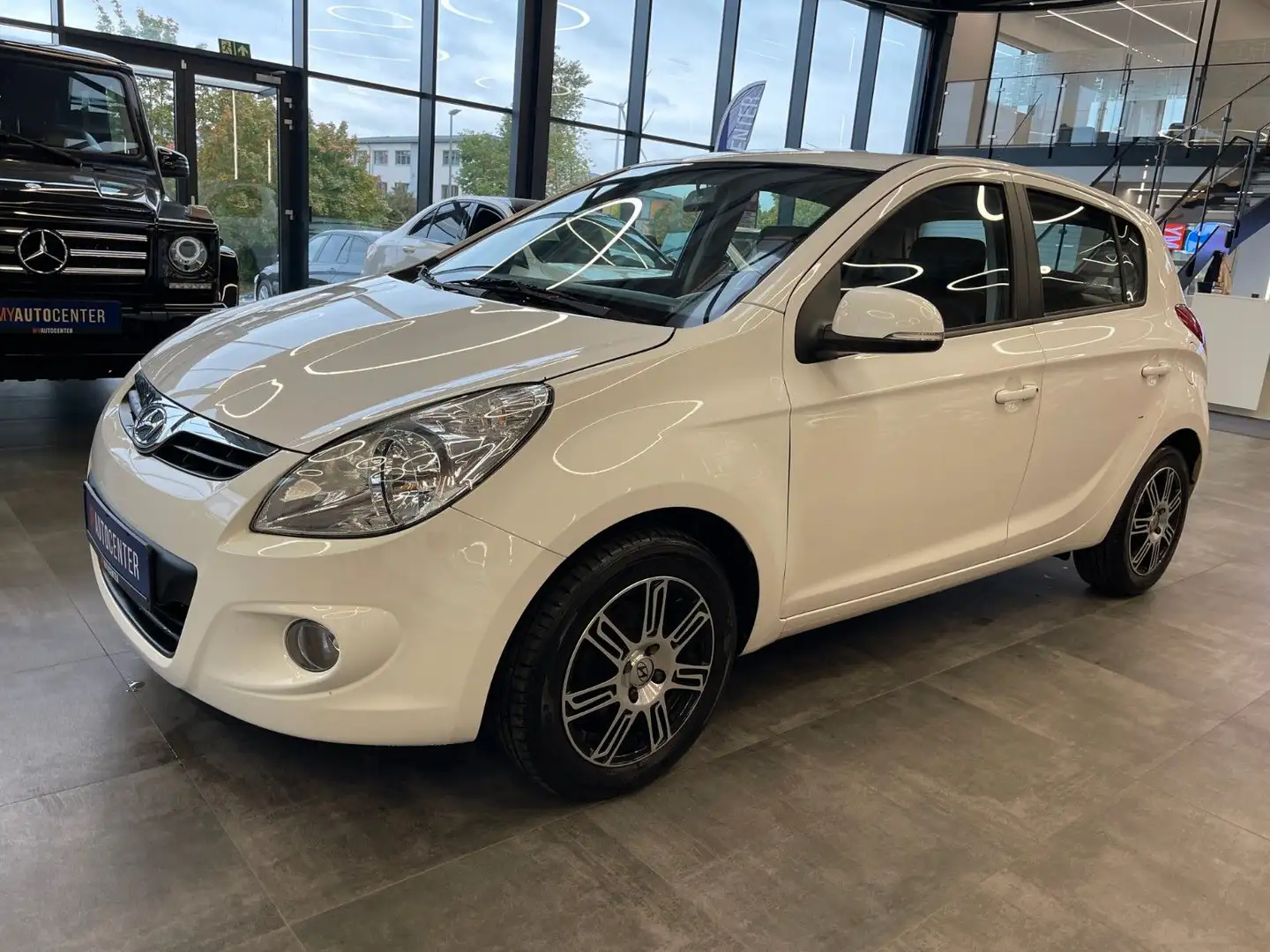 Hyundai i20 UEFA Euro 2012 Edition *2. Hand*Klima*Radio* Weiß - 2