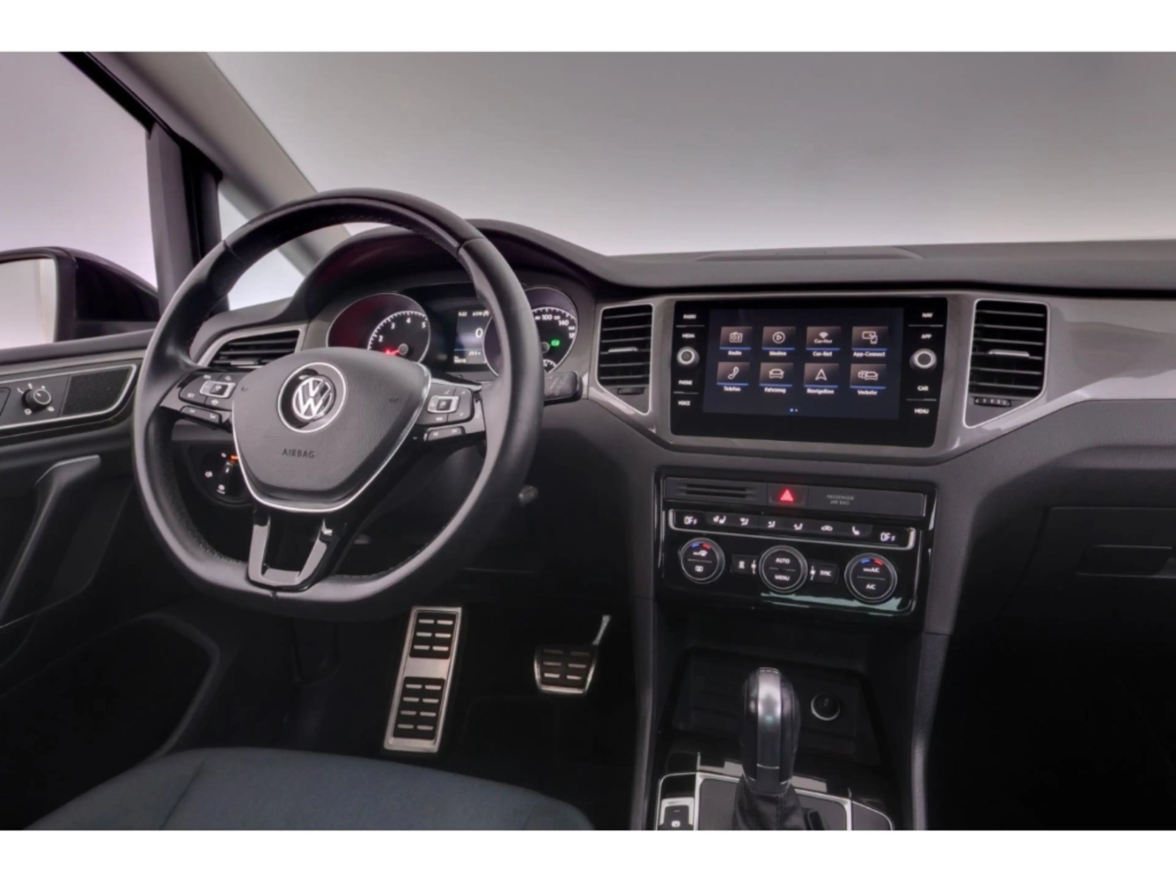 Volkswagen Golf Sportsvan 1.5TSI DSG+NAVI+KAMERA+STANDHZG — photo 12