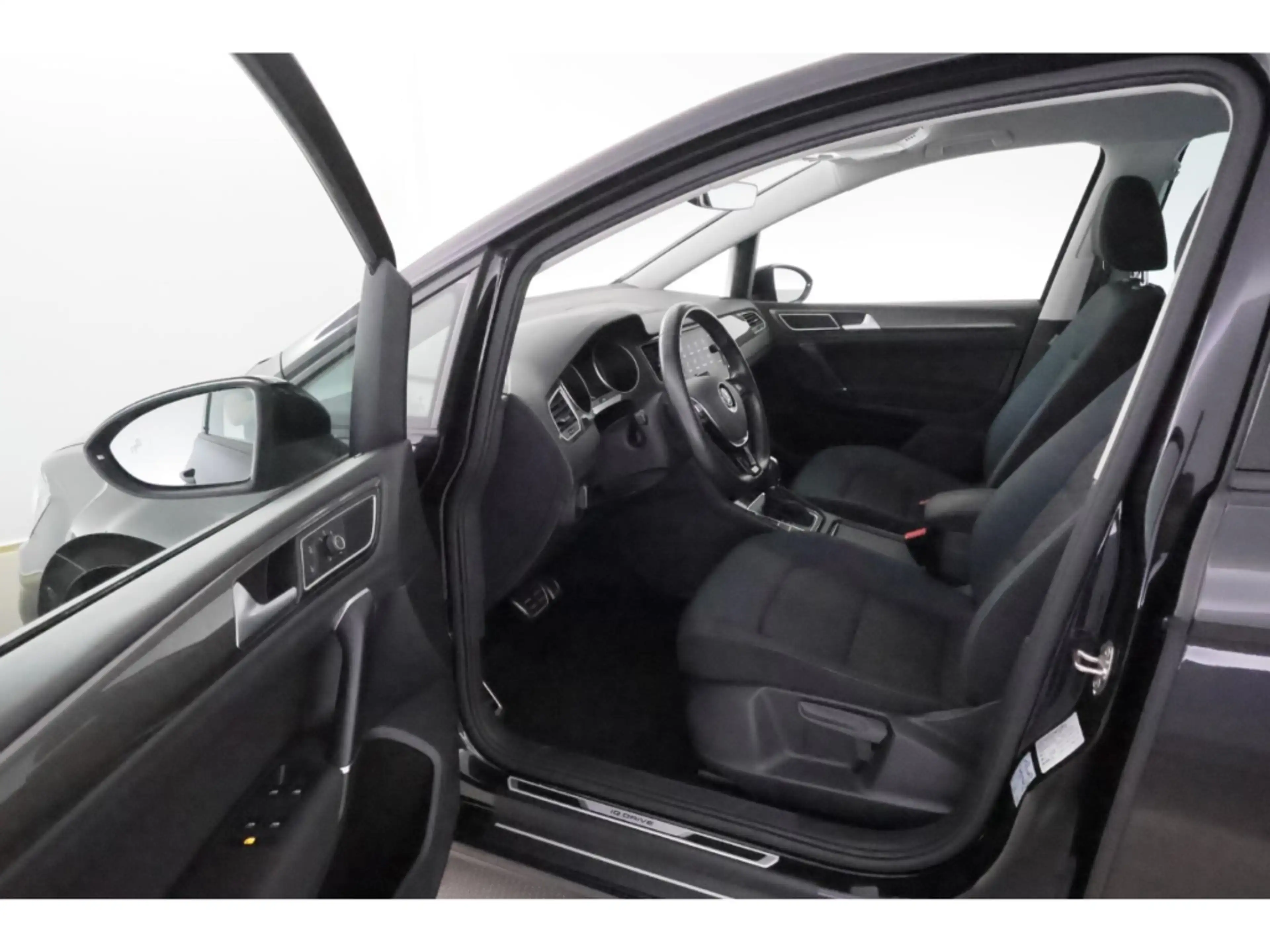 Volkswagen Golf Sportsvan 1.5TSI DSG+NAVI+KAMERA+STANDHZG — photo 16