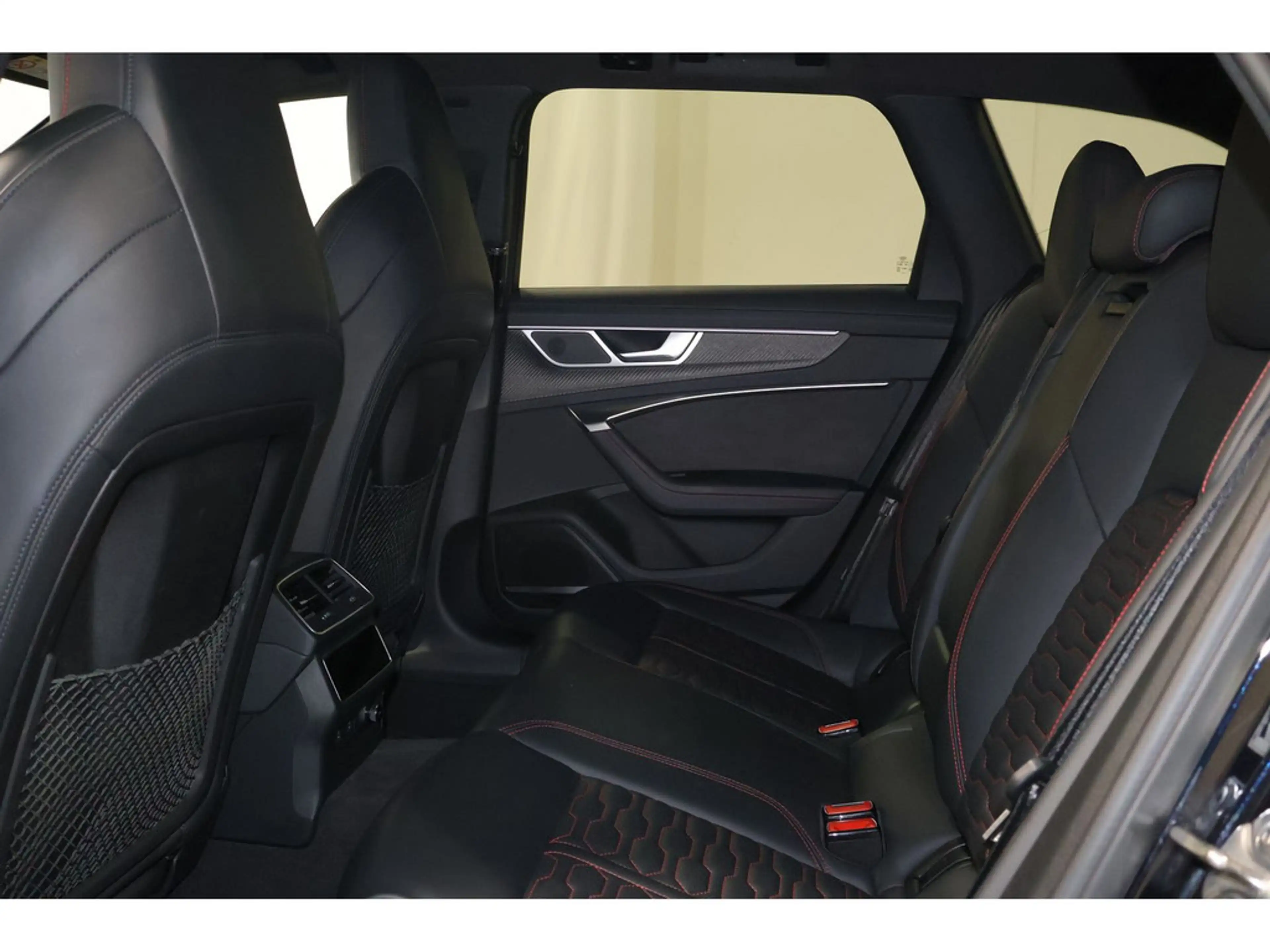 Audi RS6 — photo 13