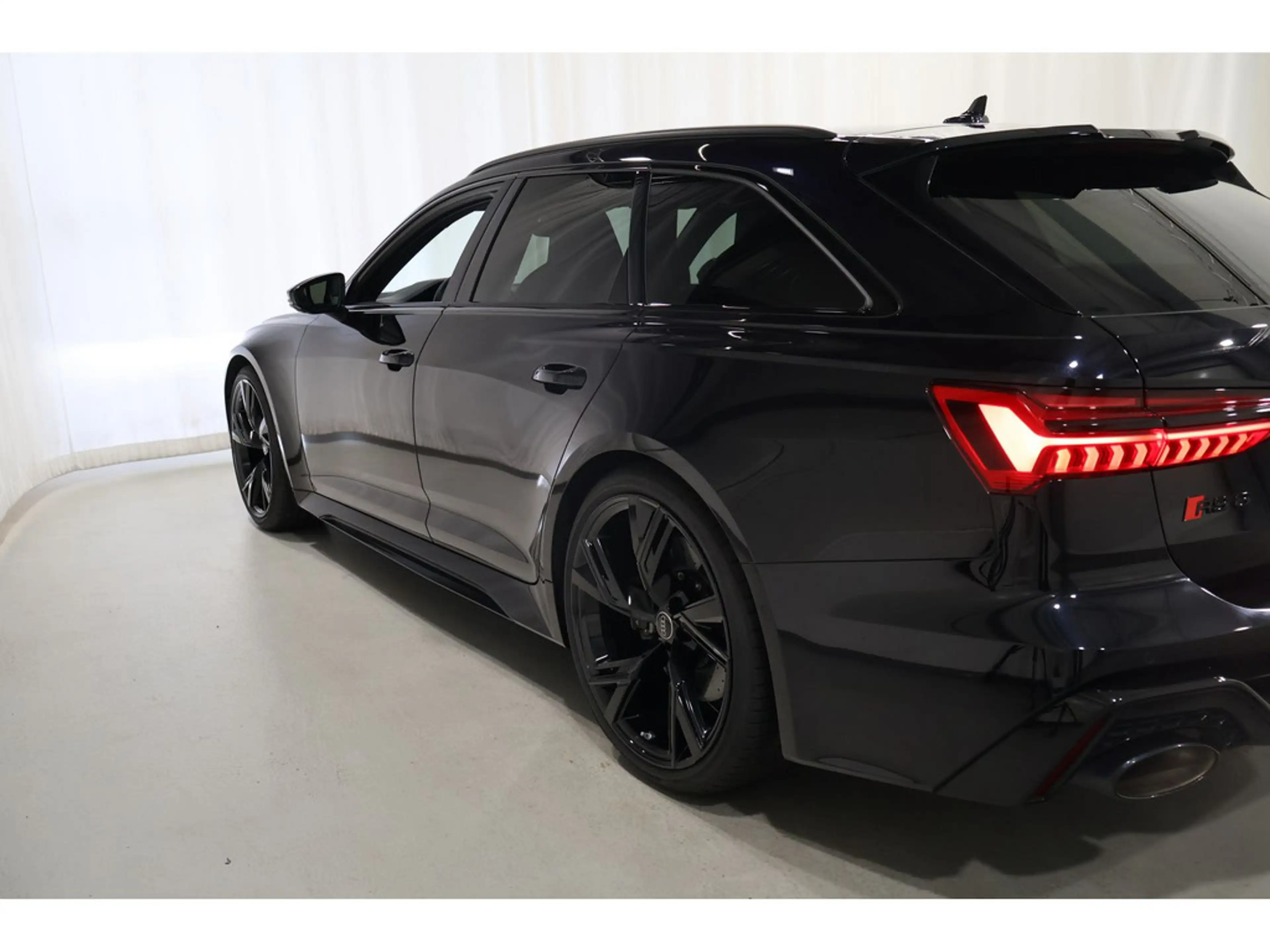 Audi RS6 — photo 14