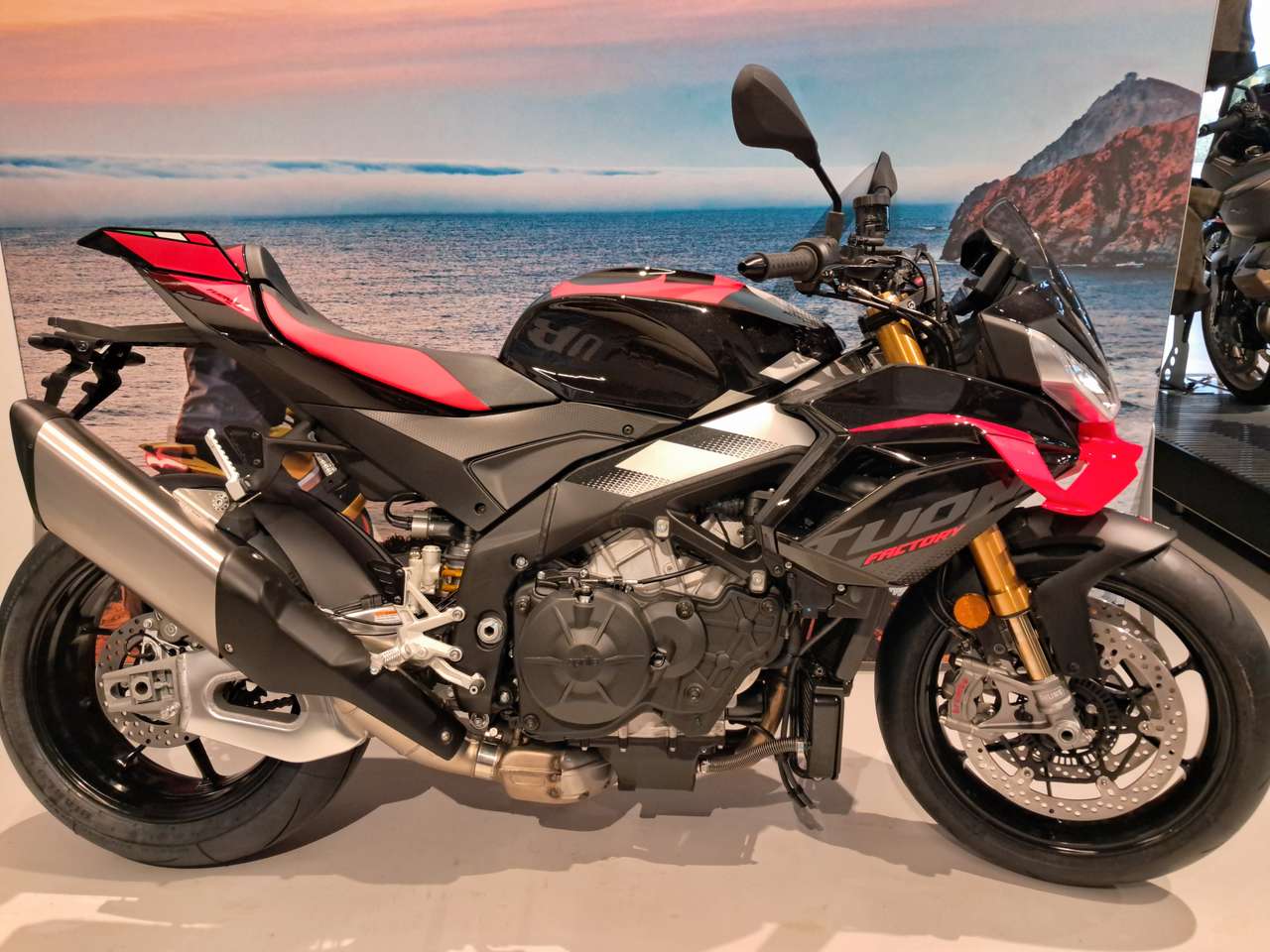 Aprilia Tuono 1100 Factory