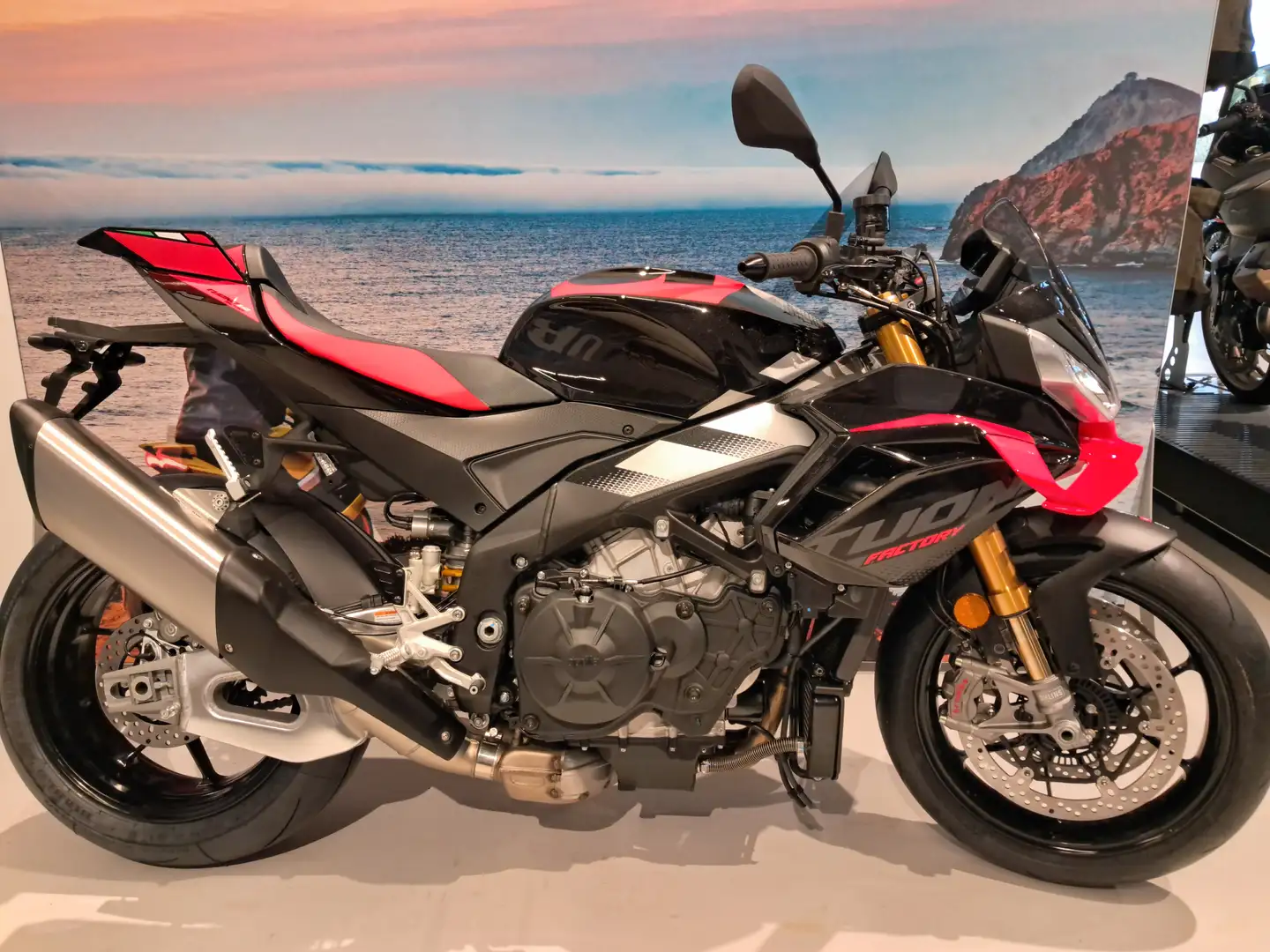 Aprilia Tuono 1100 Factory Nero - 1
