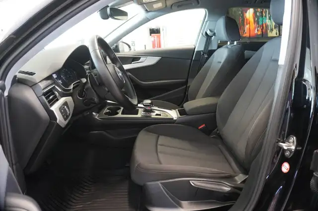 Audi A4 view 8