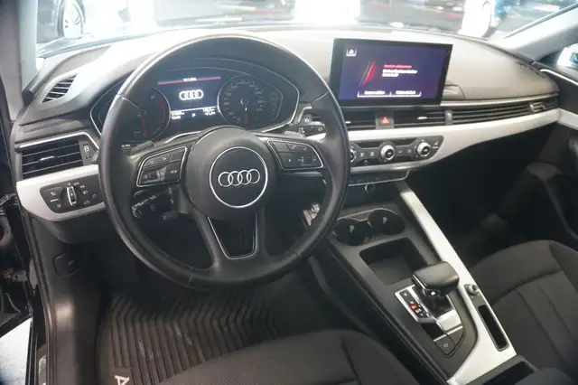 Audi A4 view 7
