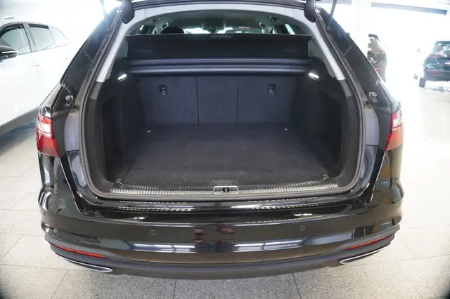 Audi A4 view 10