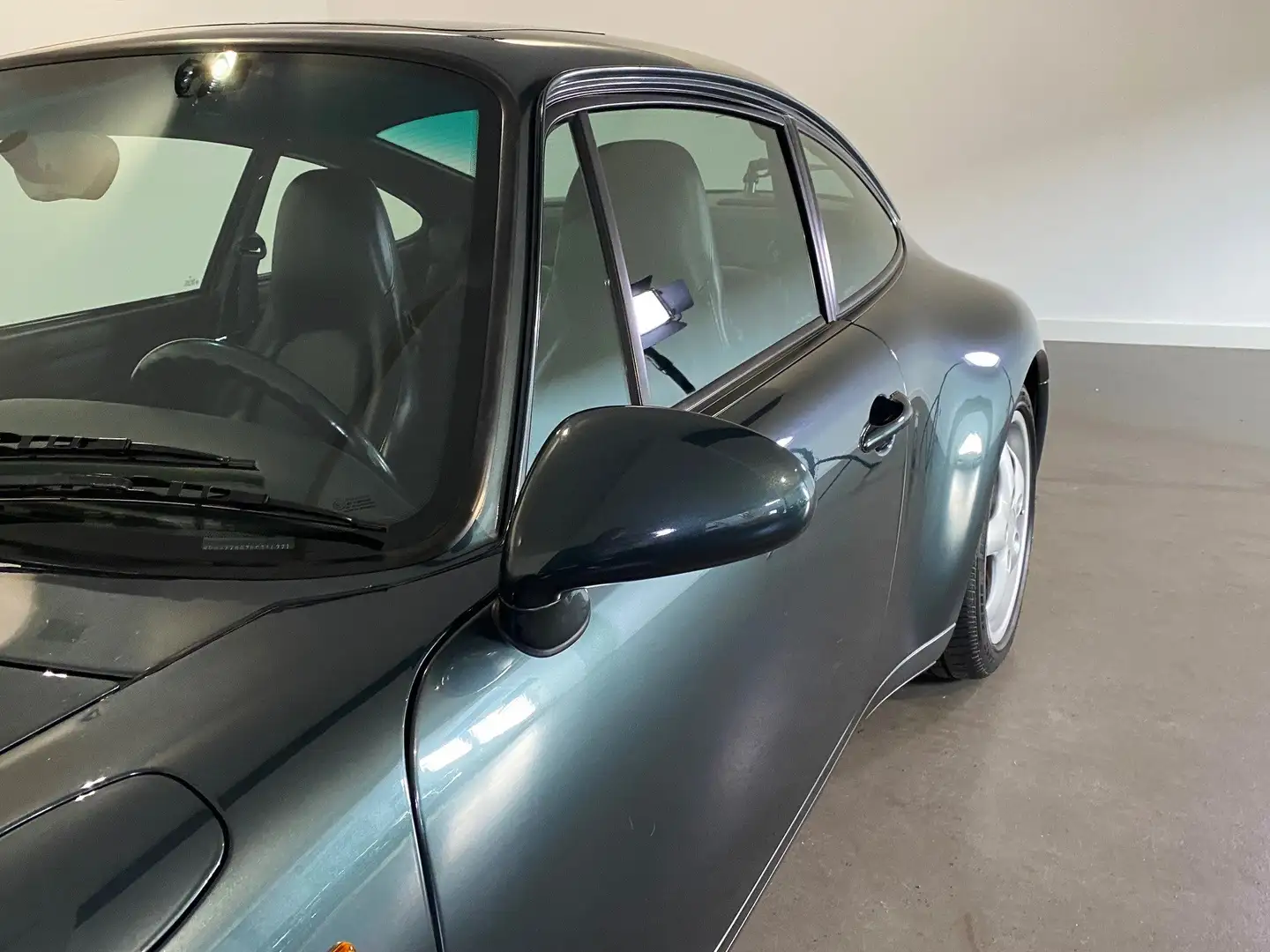 Porsche 993 3.6 Coupé, Aventura green, handgeschakeld! Groen - 2