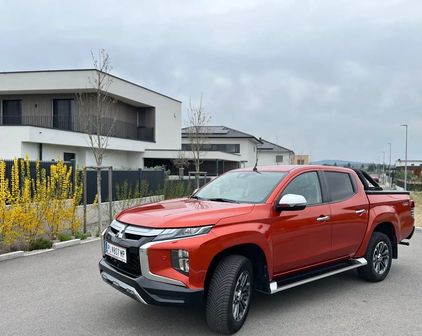Mitsubishi L200 Diamond 4WD Naranja - 1