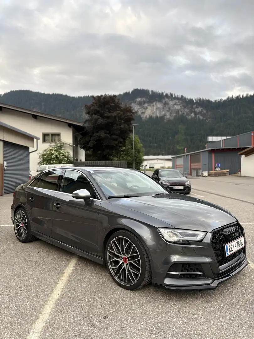 Audi S3 2,0 TFSI quattro S-tronic *Matrix*B&O* Grau - 2