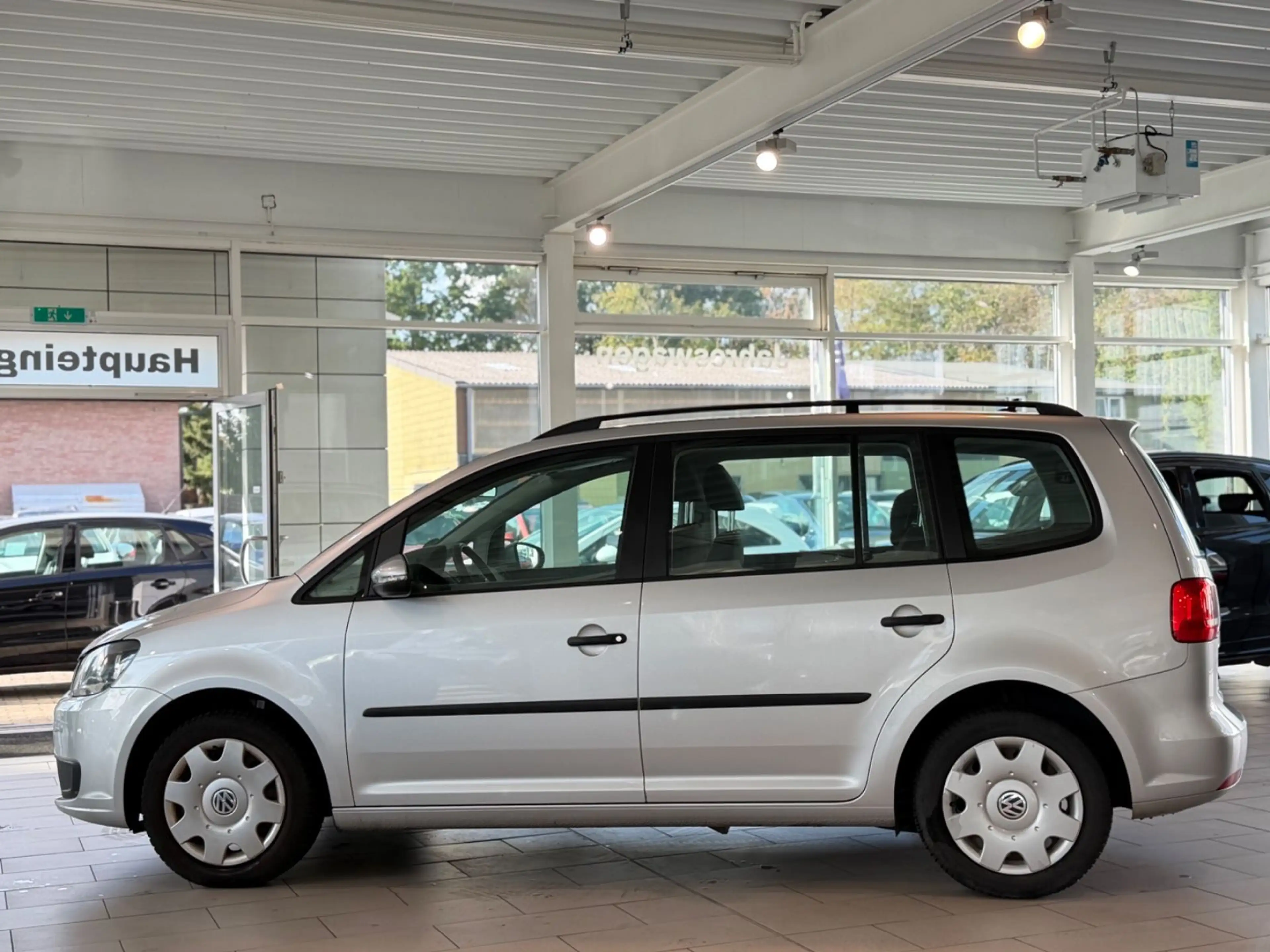 Volkswagen Touran Comfortline BMT*KLIMAAUT.*7.SITZ*NAVI*PDC — photo 3