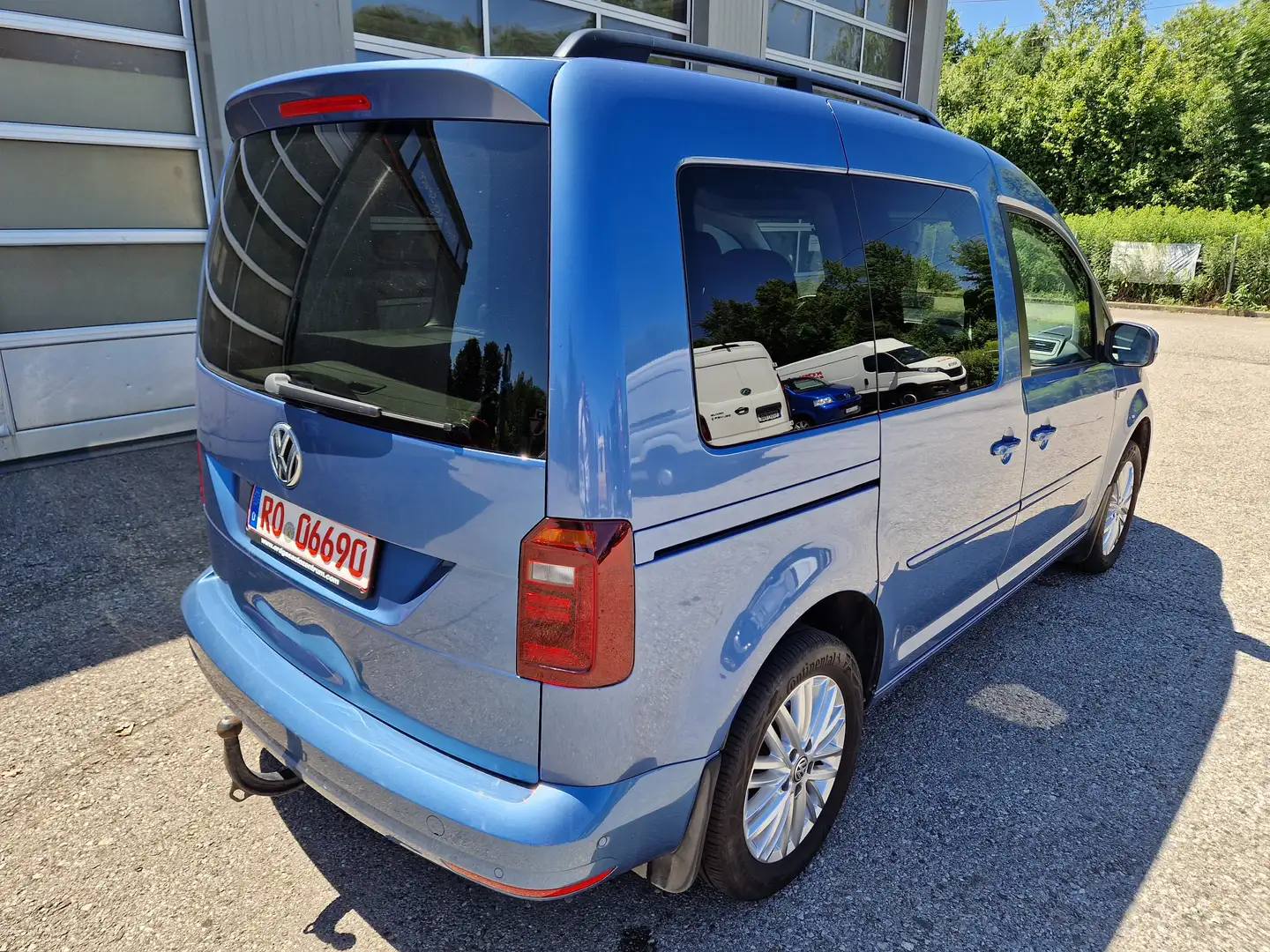 Volkswagen Caddy 1,4 TGI "Comfortline" AHK XENON Park-Assist Blau - 2