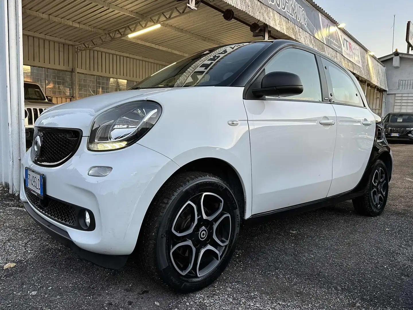 smart forFour Forfour II 1.0 Passion 71cv twinamic Bianco - 1