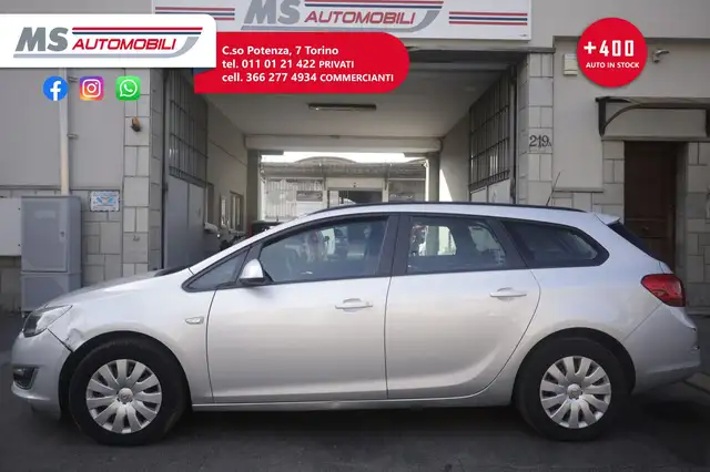 Opel Astra view 4