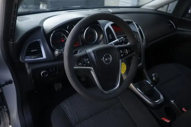 Opel Astra view 14