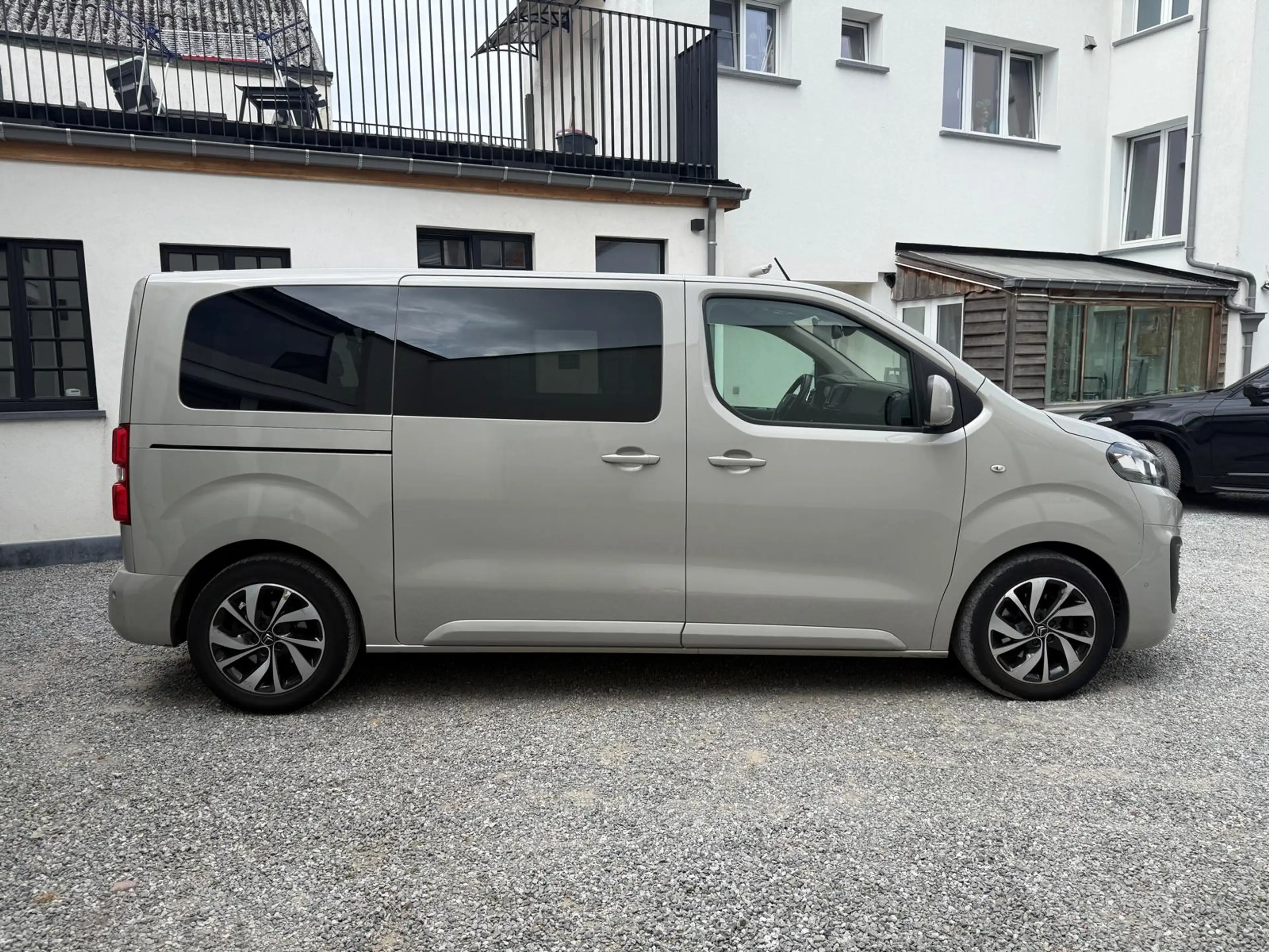 Citroen Jumpy Spacetourer 1.5 / 8Places / Euro 6D — photo 4
