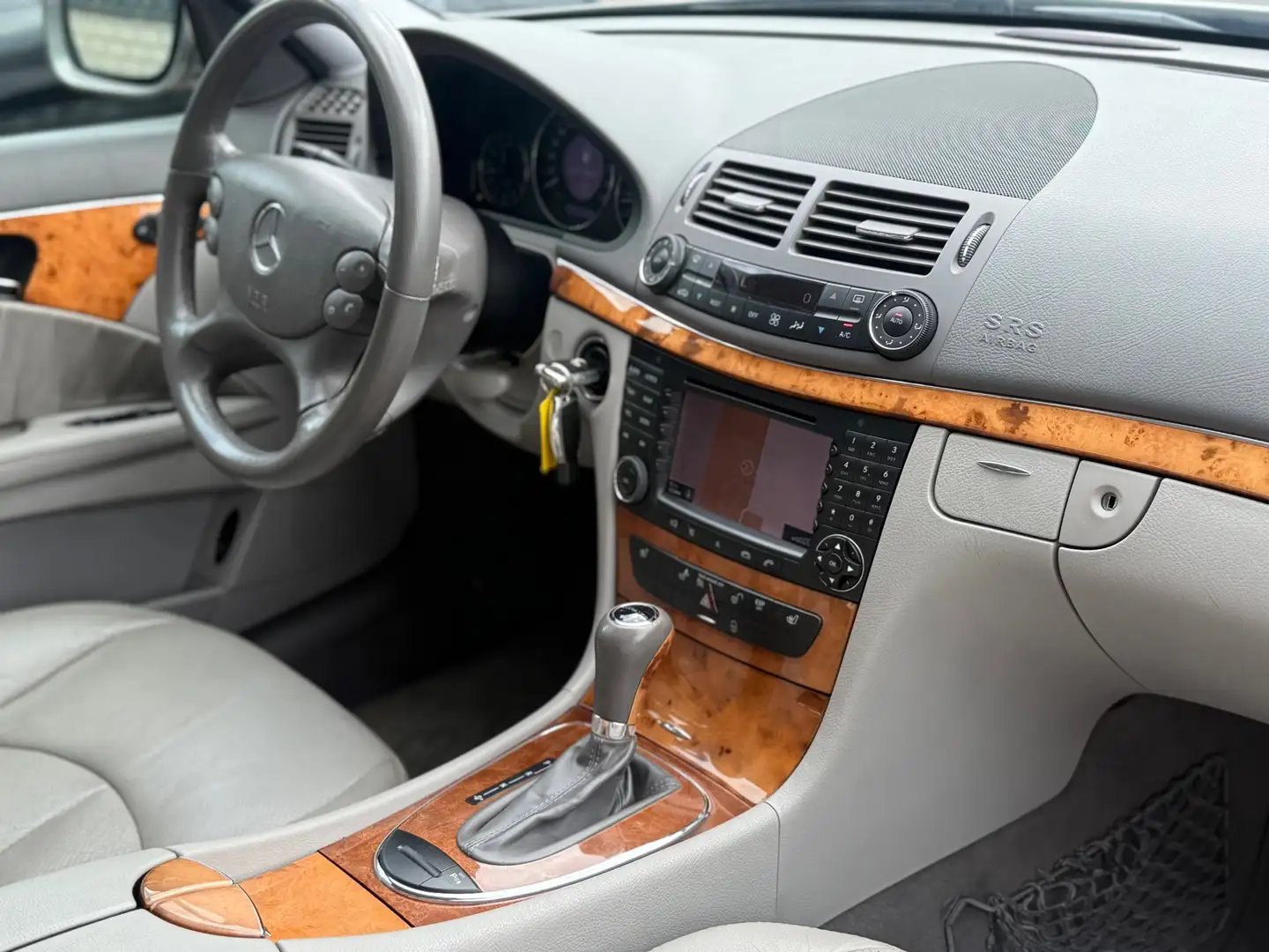 Mercedes-Benz E 280 Elegance Automaat Navi Airco Pdc Leder Nieuwe Apk Grijs - 2