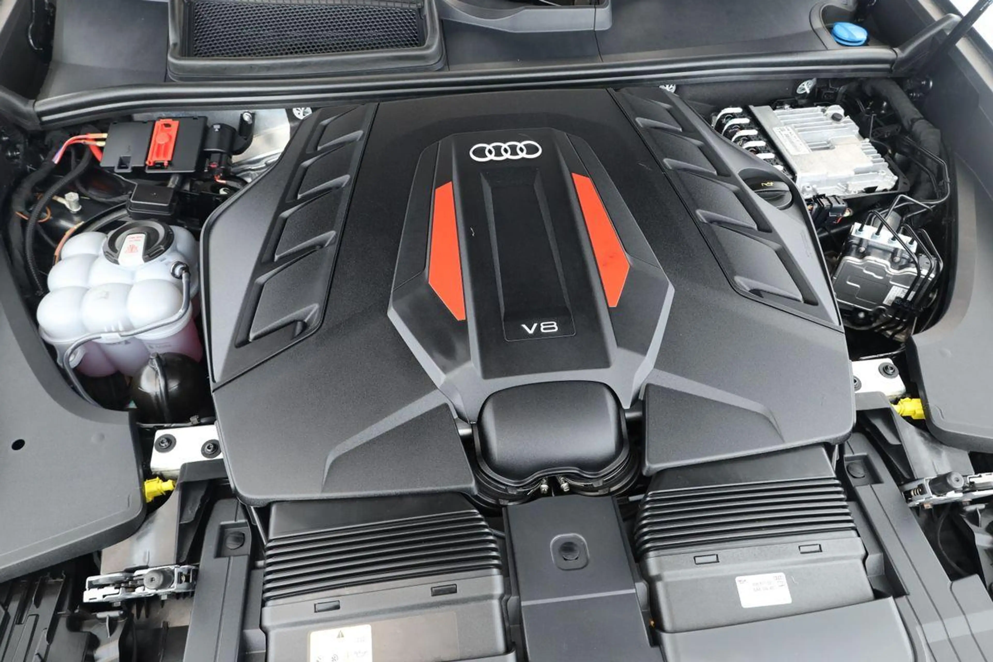 Audi SQ8 TFSI Facelift Leder Matrix Pano BangO ACC 23 — photo 8