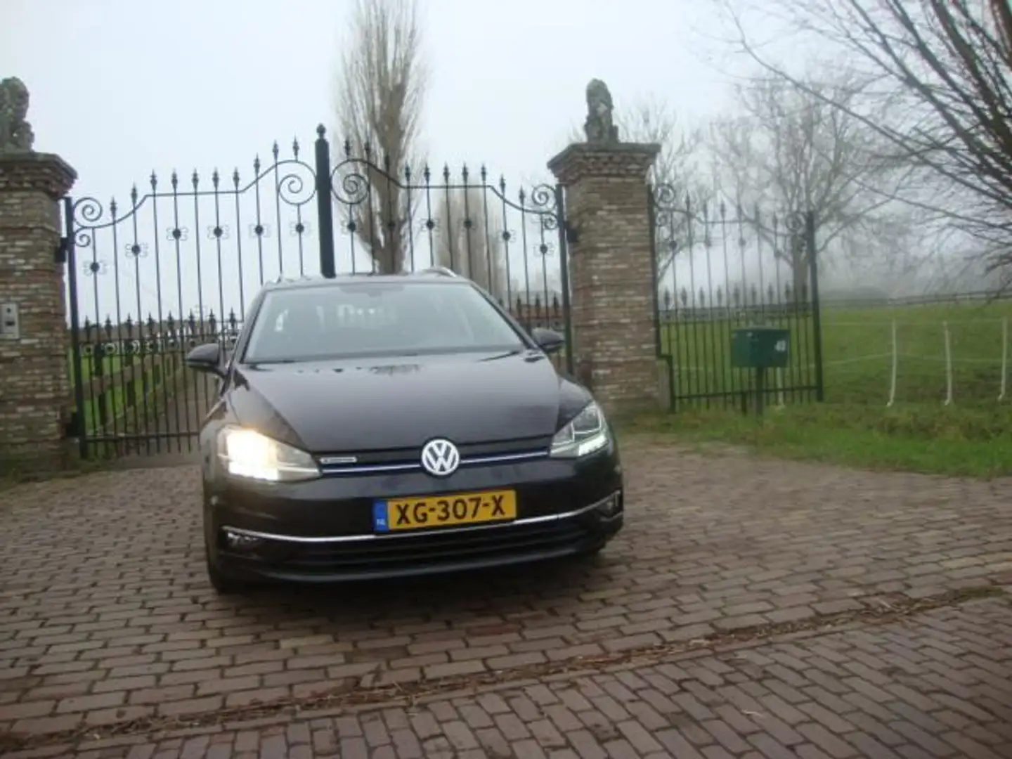 Volkswagen Golf Variant 1.4 TGI CNG Comfortline Zwart - 2