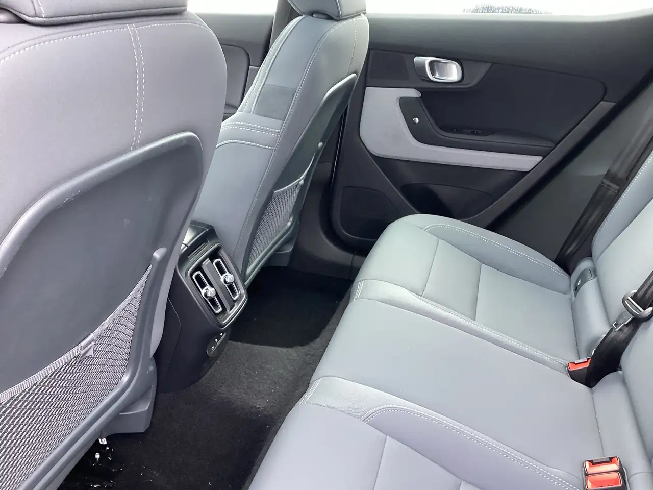 Polestar 2 снимка Polestar 2