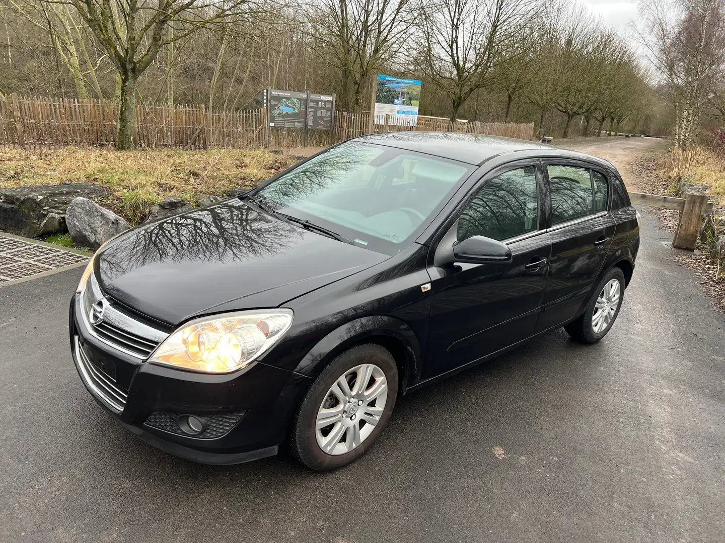 Opel Astra 1.4 - 90 Twinport Enjoy Noir - 1