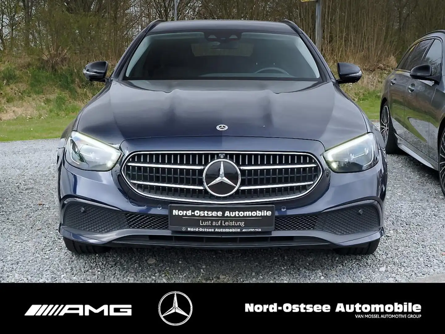 Mercedes-Benz E 300 de T 4M AVANTGARDE NAVI 360 NIGHT DISTRO Bleu - 2
