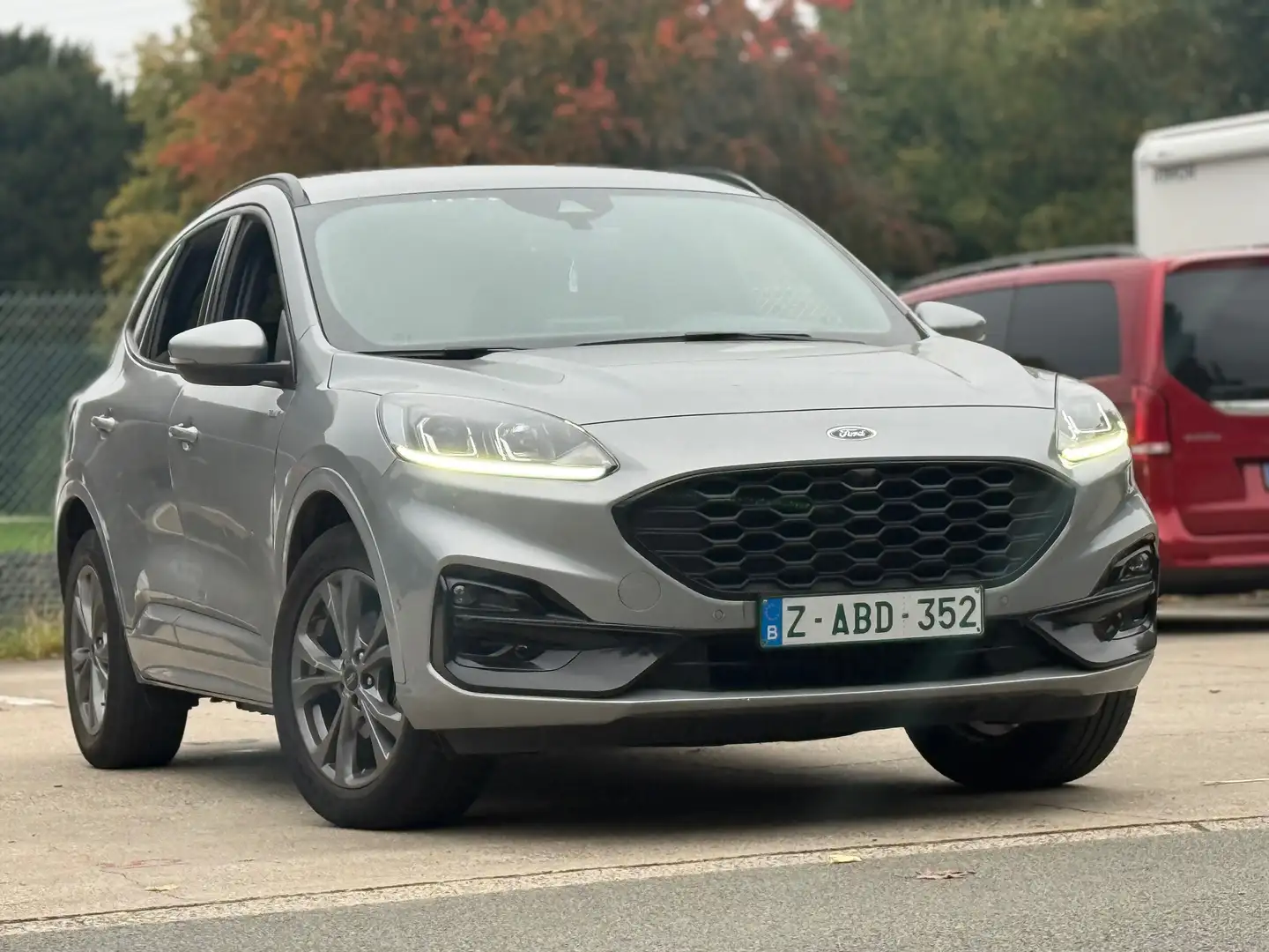 Ford Kuga Kuga 2.5 Duratec FHEV ST-LINE Grijs - 2