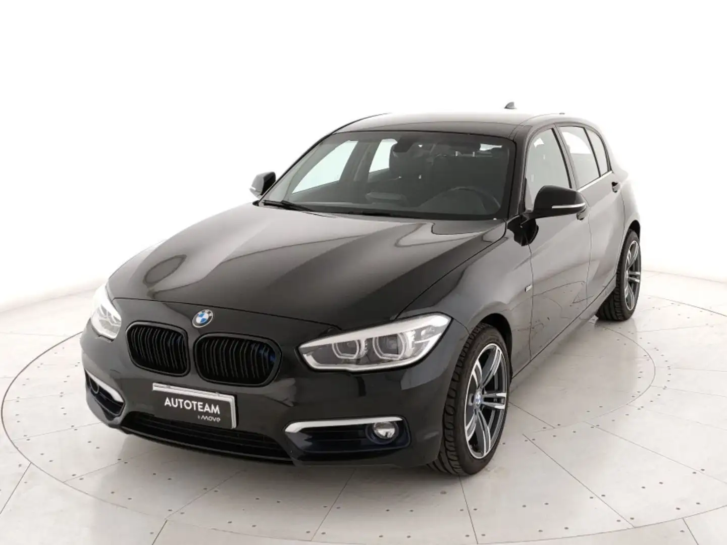 BMW 118 - 118d Urban 5p auto Nero - 1