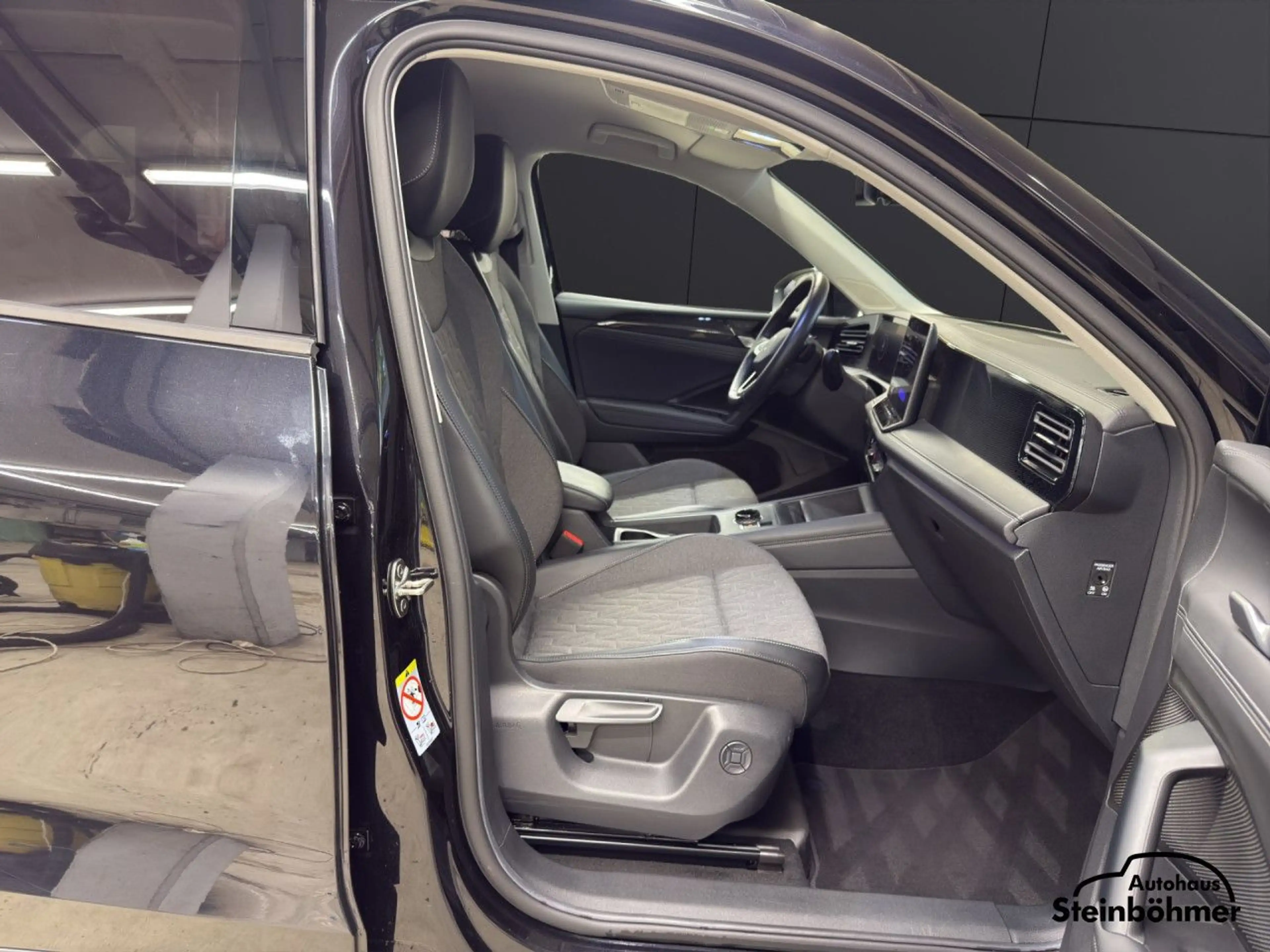 Volkswagen Tiguan Life 1.5eTSI DSG Navi AHK LED Standhzg — photo 13
