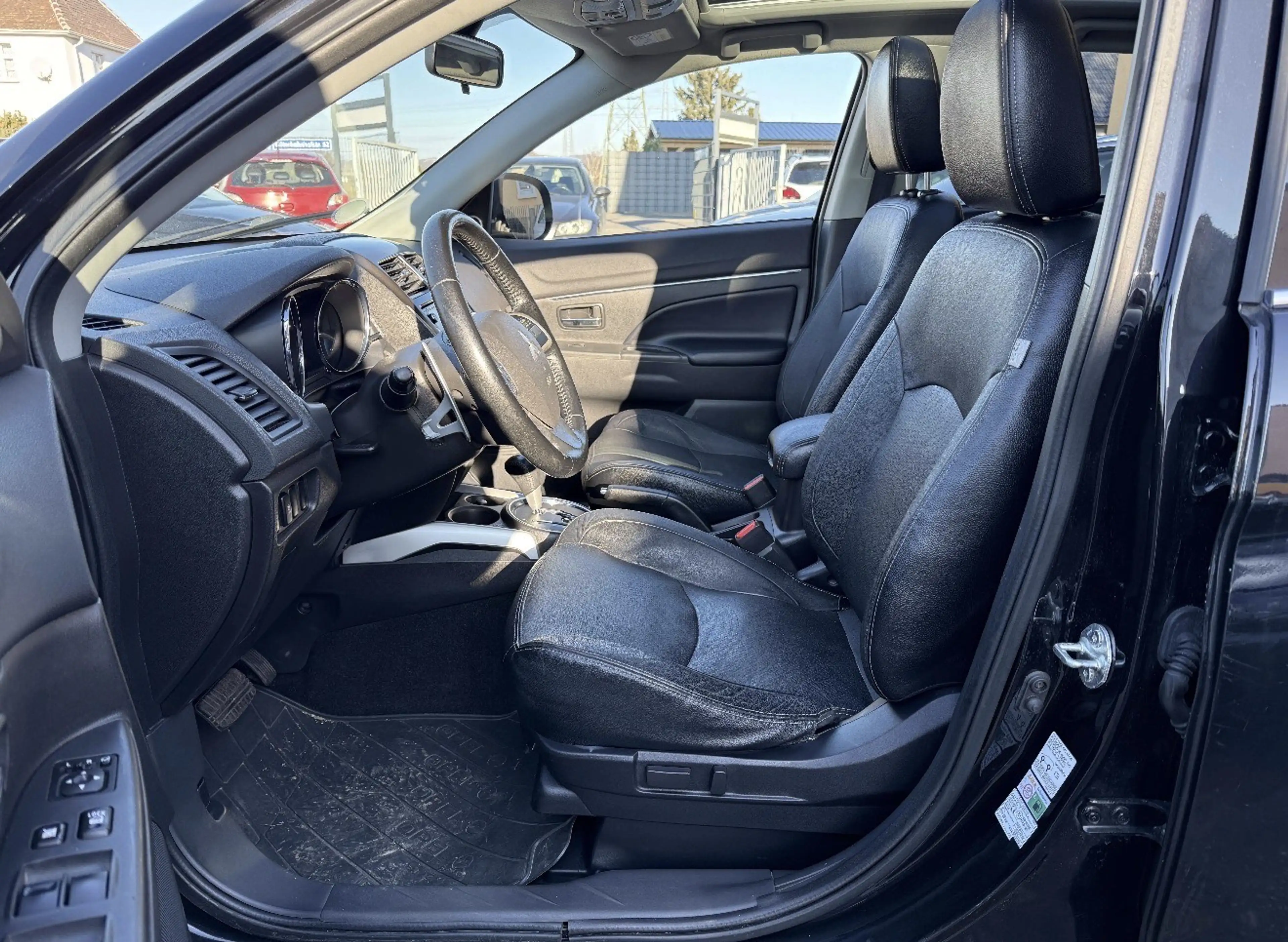 Mitsubishi ASX Instyle 4WD, Automatik, Leder — photo 5