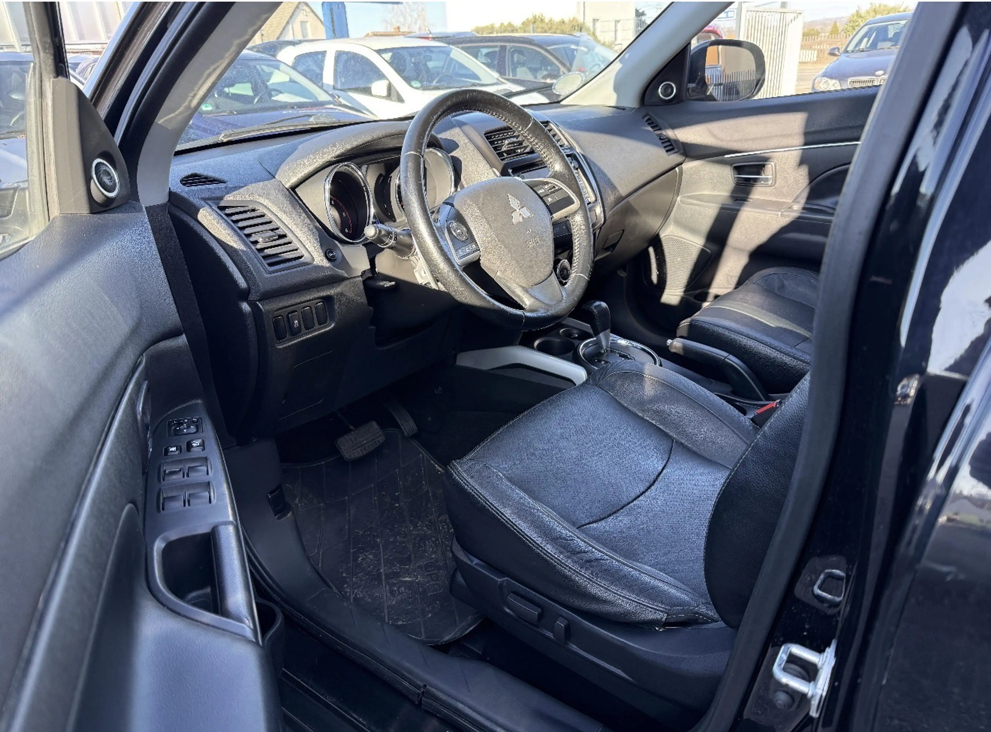 Mitsubishi ASX Instyle 4WD, Automatik, Leder — photo 4