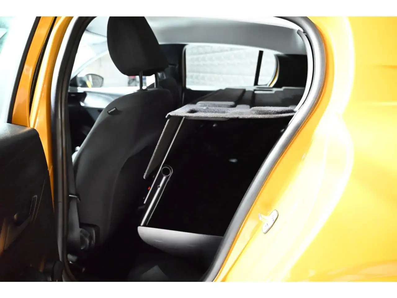 Peugeot 208 208 — photo 19
