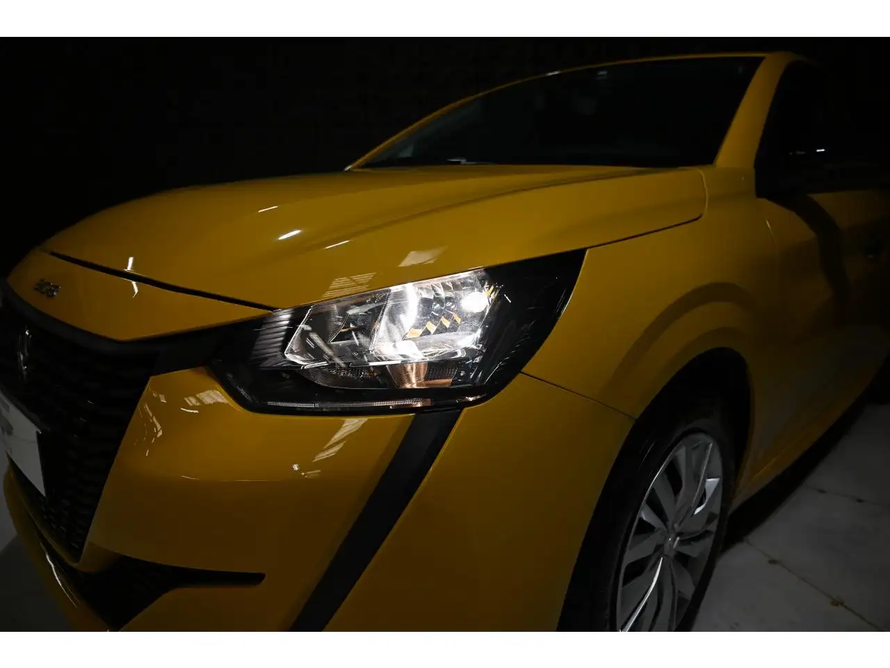 Peugeot 208 208 — photo 35