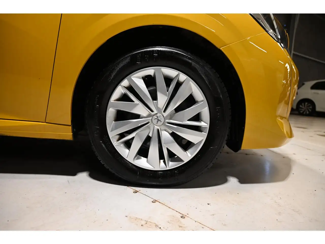 Peugeot 208 208 — photo 13