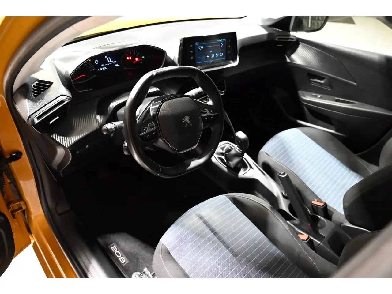 Peugeot 208 208 — photo 15