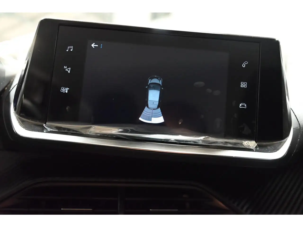 Peugeot 208 208 — photo 28