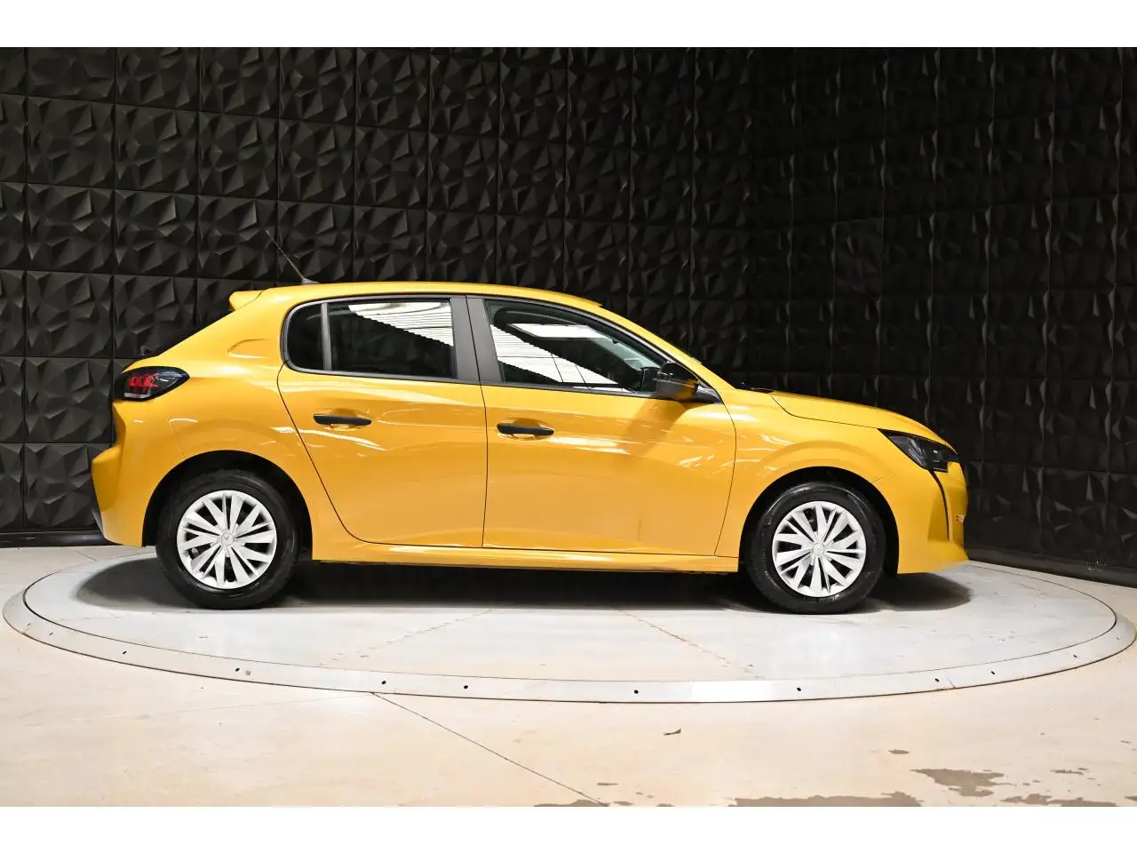 Peugeot 208 208 — photo 7