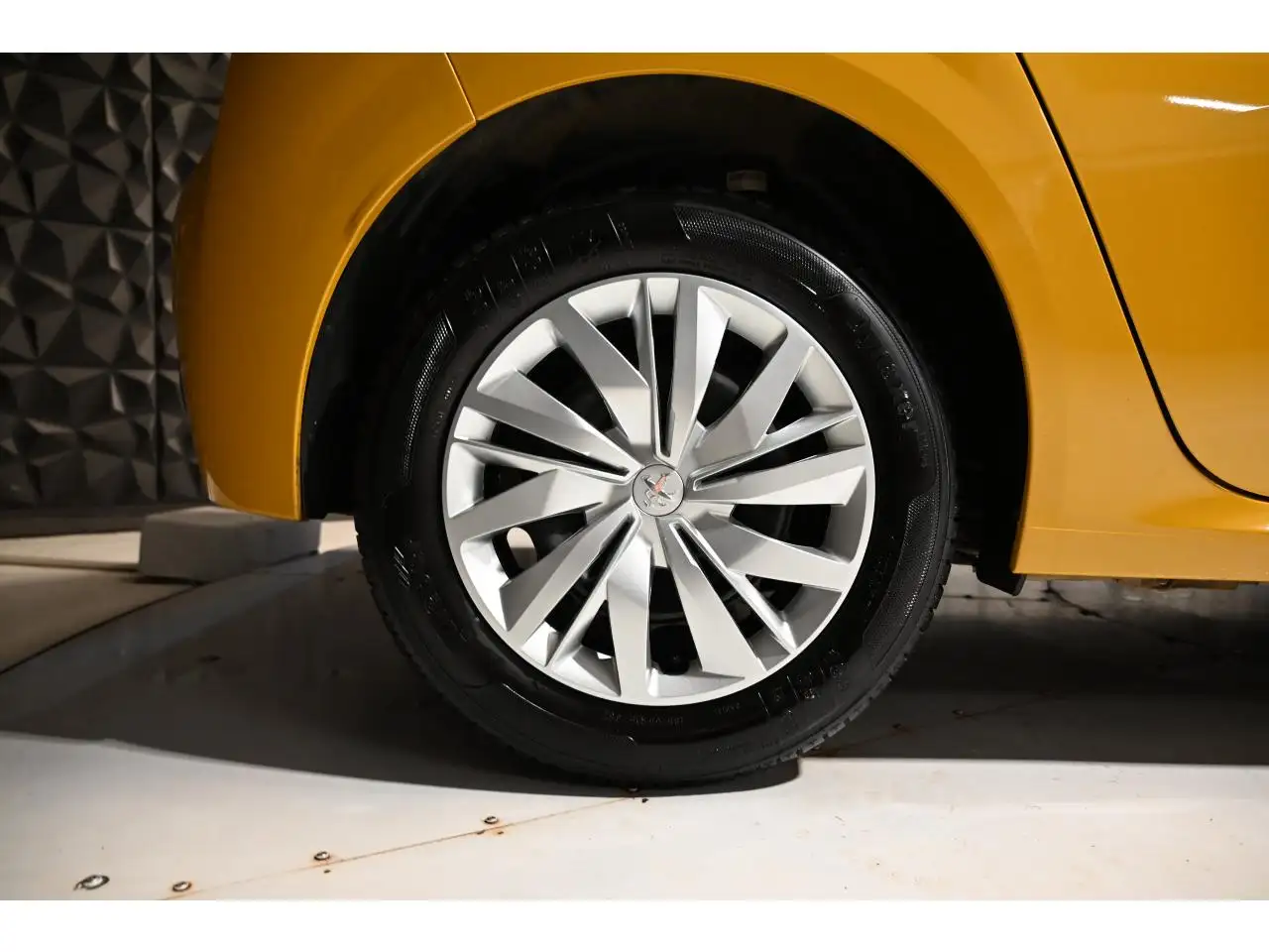 Peugeot 208 208 — photo 12