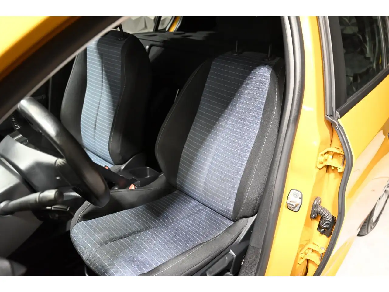 Peugeot 208 208 — photo 17