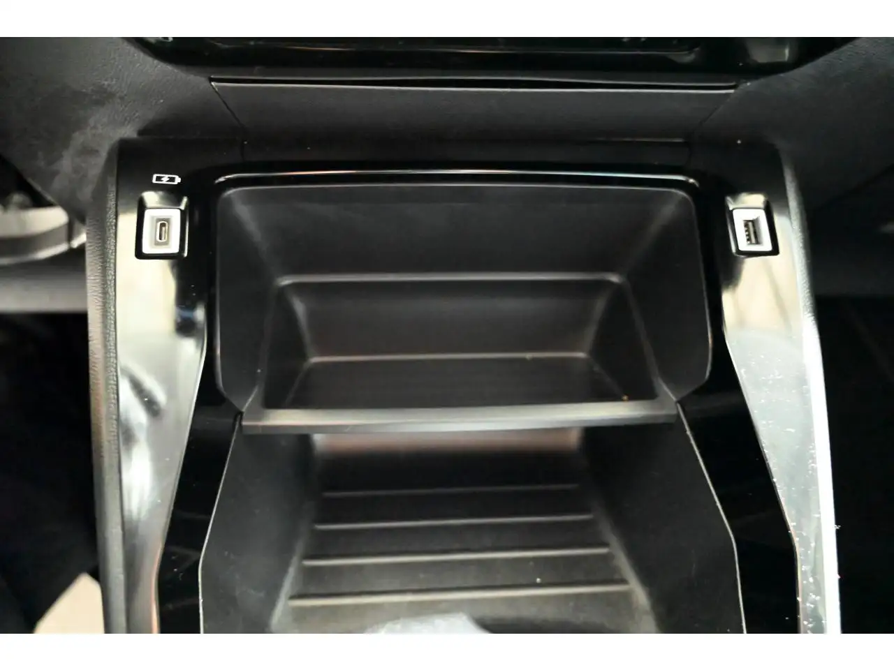 Peugeot 208 208 — photo 30
