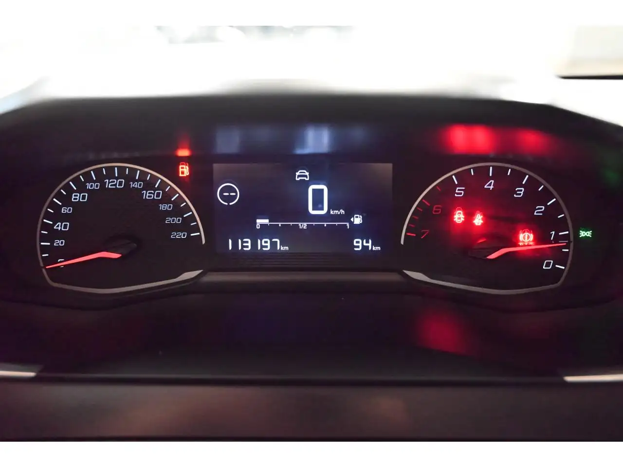 Peugeot 208 208 — photo 22