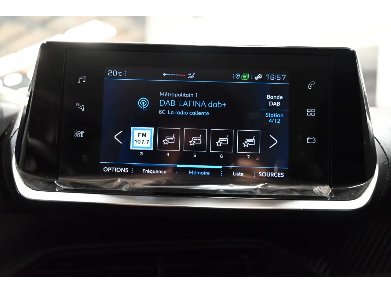 Peugeot 208 208 — photo 24