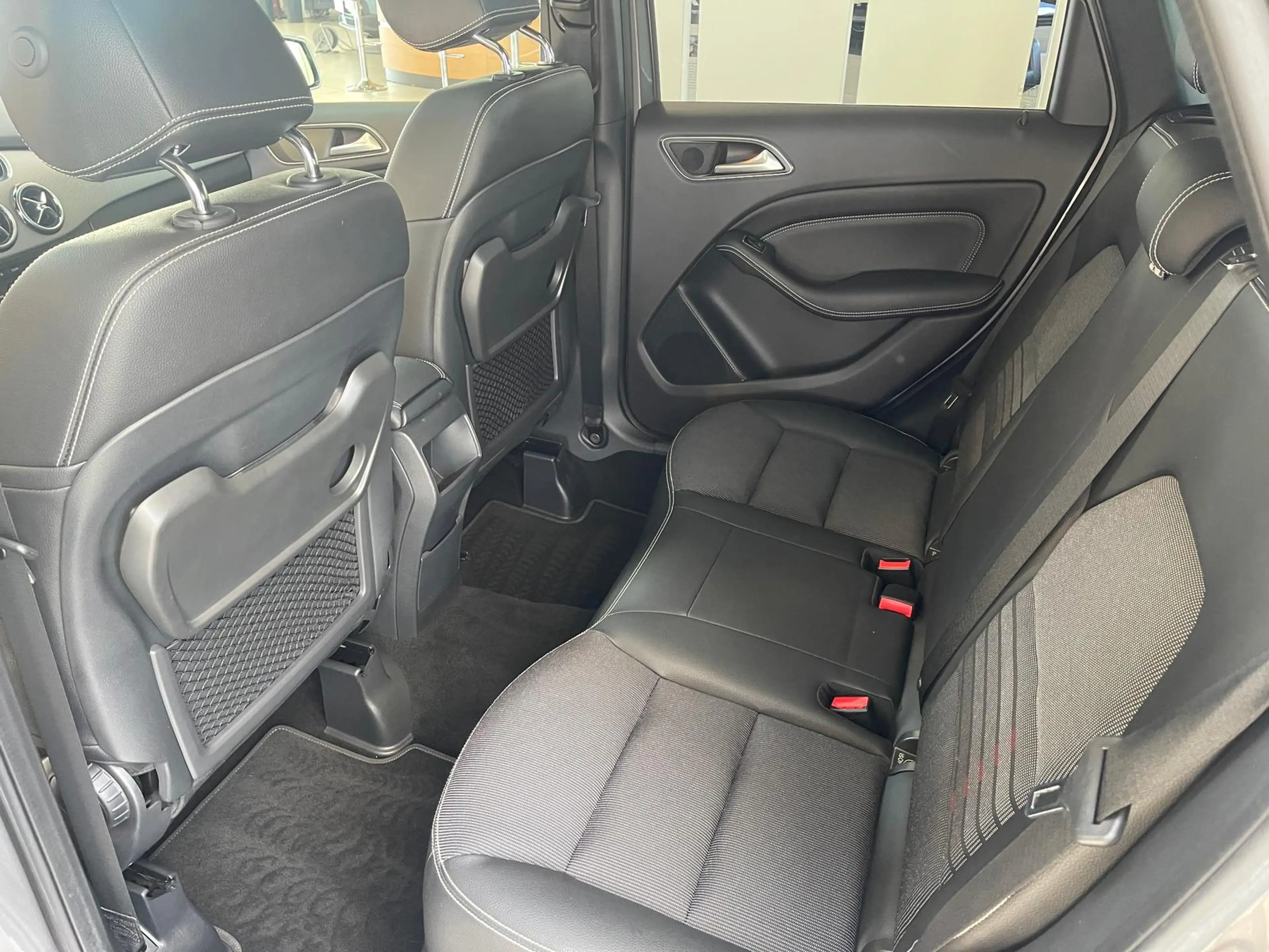 Mercedes-Benz B 220 CDI/d 4Matic Urban Style Edition+DCT+Pano+ — photo 12