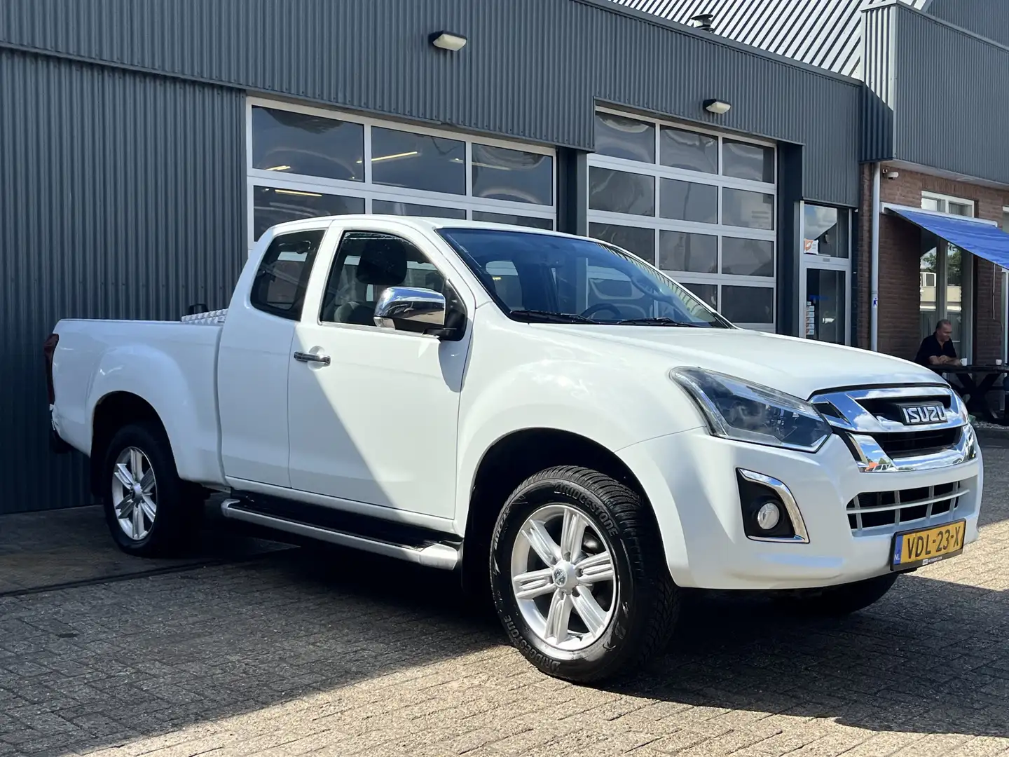 Isuzu D-Max 1.9 Extended Cab X-Country 164PK 3500kg trekgwicht Wit - 1