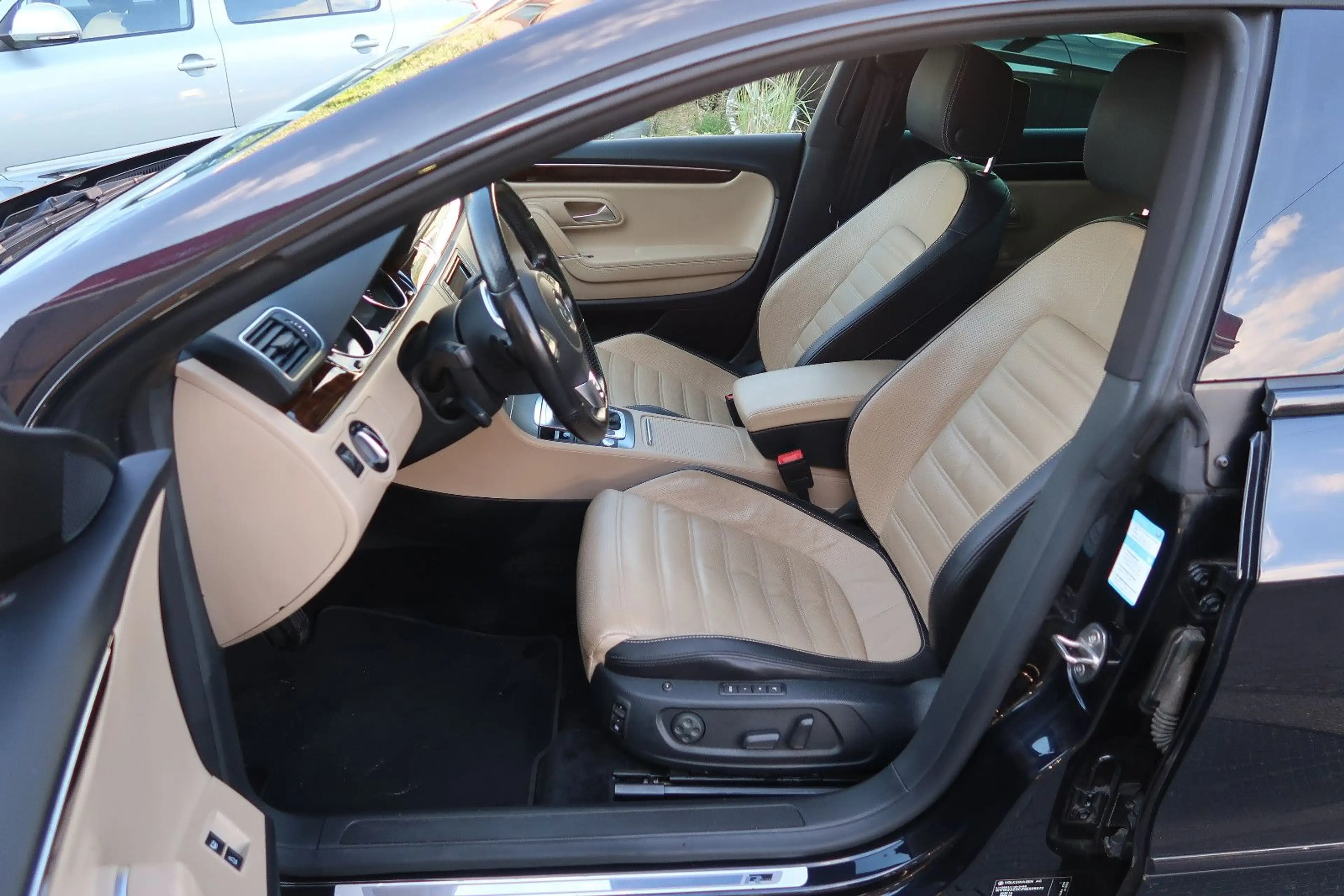Volkswagen CC 2.0TDI *R-LINE *PANORAMA *KEYLESS-GO *AHK — photo 9