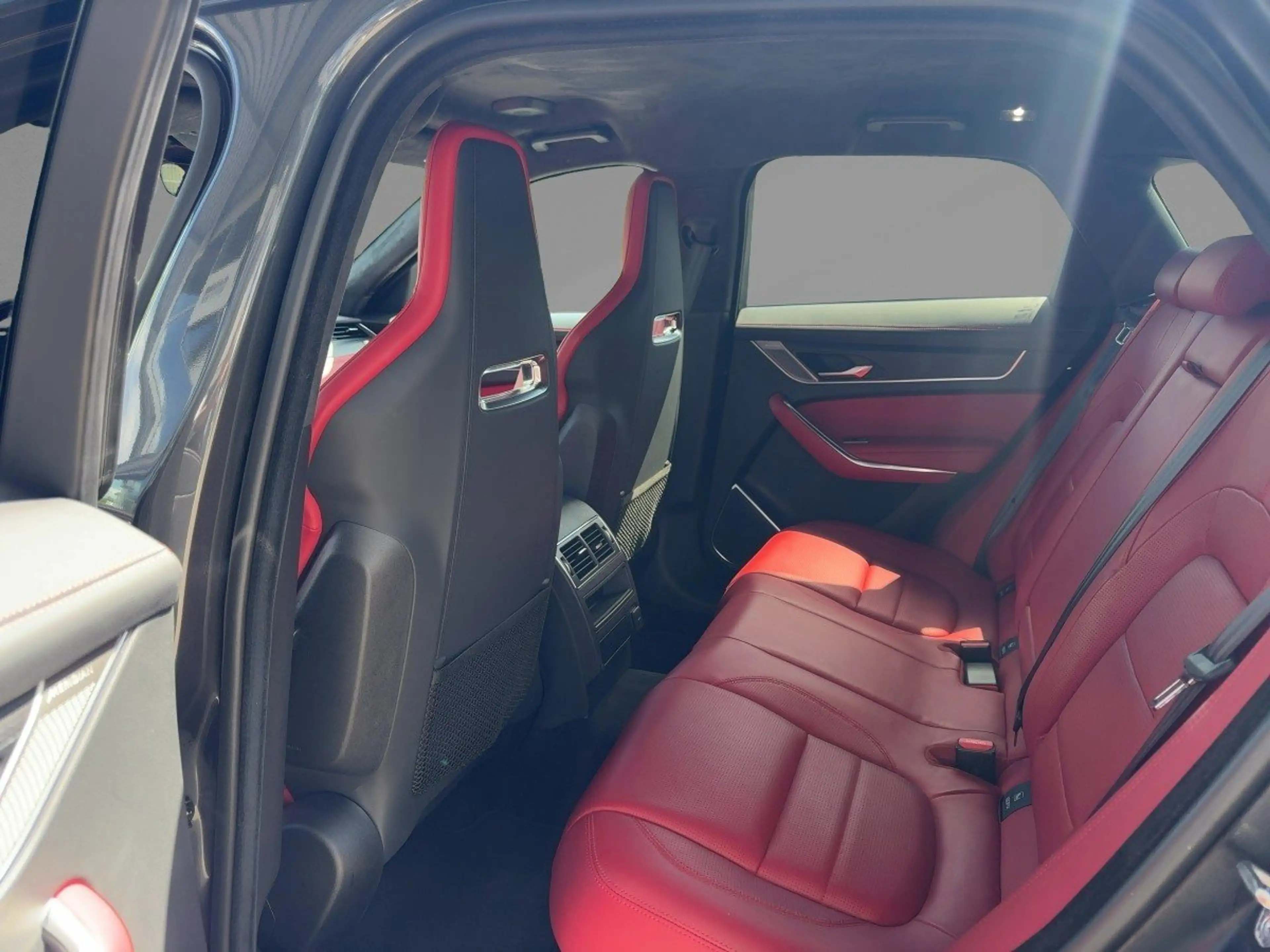 Jaguar F-Pace P400 AWD R-Dynamic HSE 360-CAM ACC CAM LED TWA — photo 10